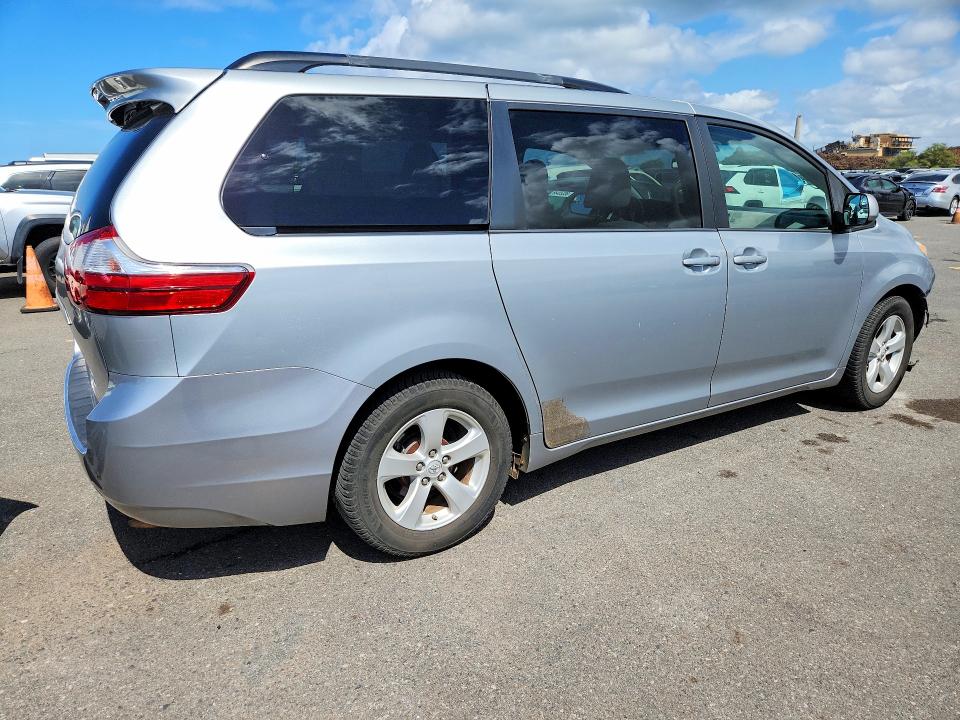 65363326 :رقم المزاد ، 5TDKK3DC2FS532140 vin ، 2015 Toyota Sienna مزاد بيع