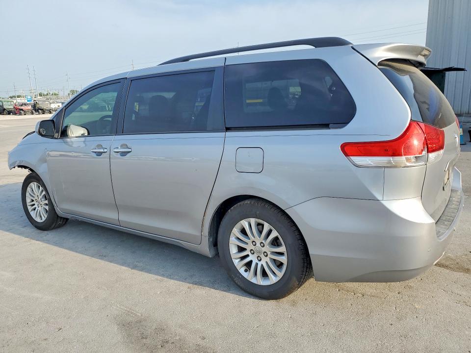 2012 Toyota Sienna მანქანა იყიდება აუქციონზე, vin: 5TDYK3DC2CS267757, აუქციონის ნომერი: 63910706