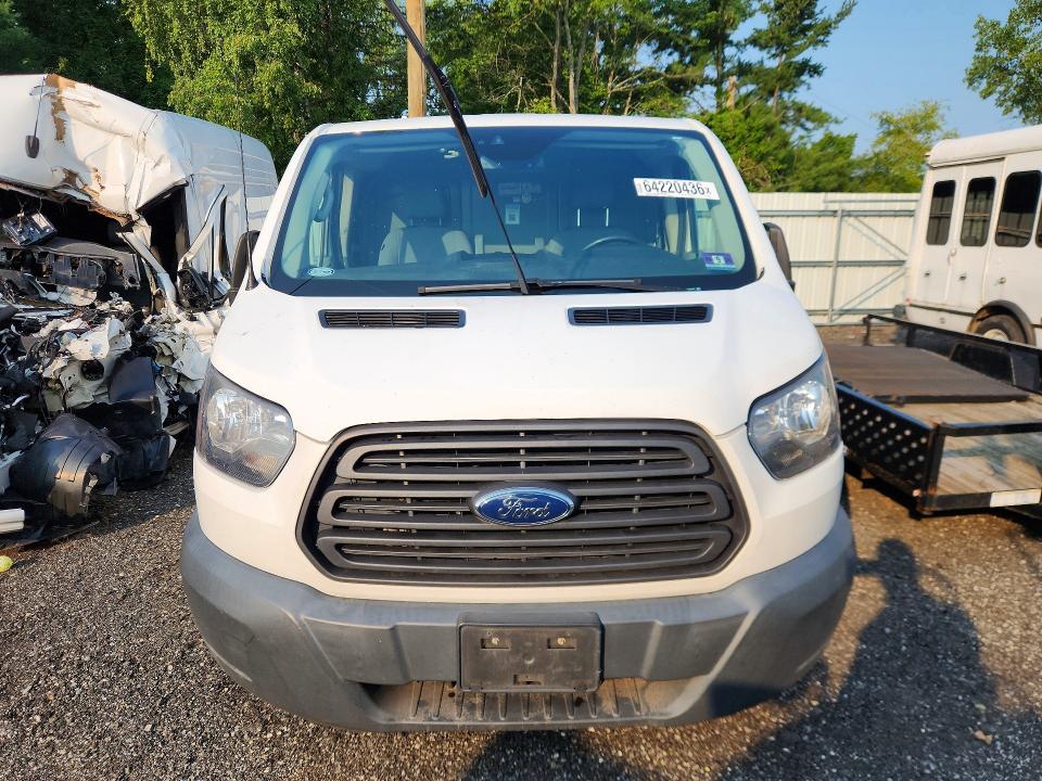 64220436 :رقم المزاد ، 1FTYE2YM7HKB51831 vin ، 2017 Ford Transit مزاد بيع