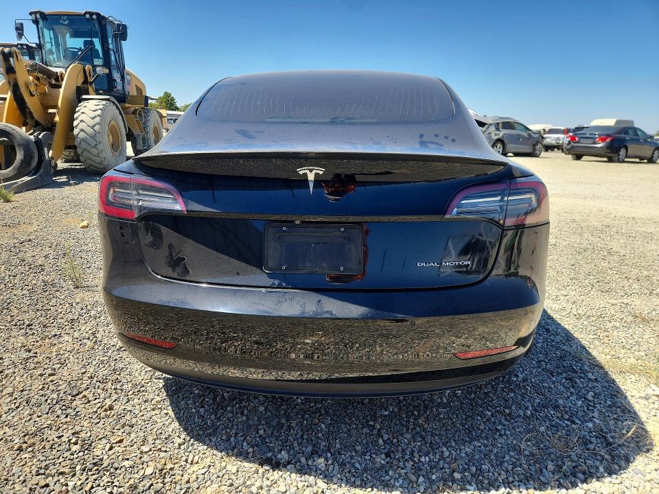 65211496 :رقم المزاد ، 5YJ3E1EB4JF170623 vin ، 2018 Tesla Model 3 مزاد بيع