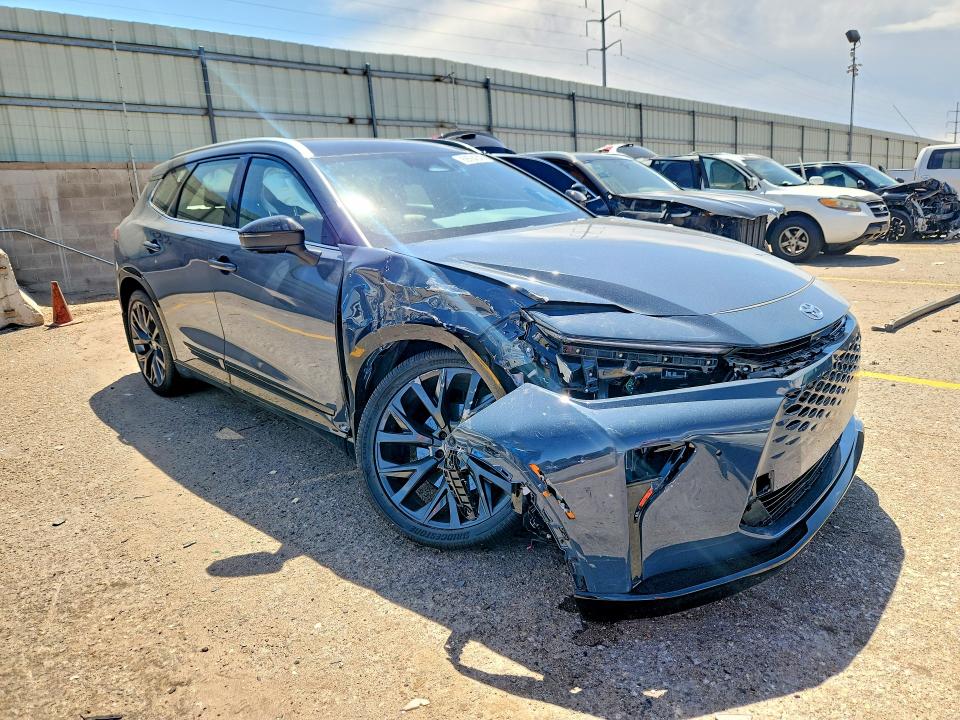 66584546 :رقم المزاد ، JTDACAAJ1S3035060 vin ، 2025 Toyota Crown Signia مزاد بيع