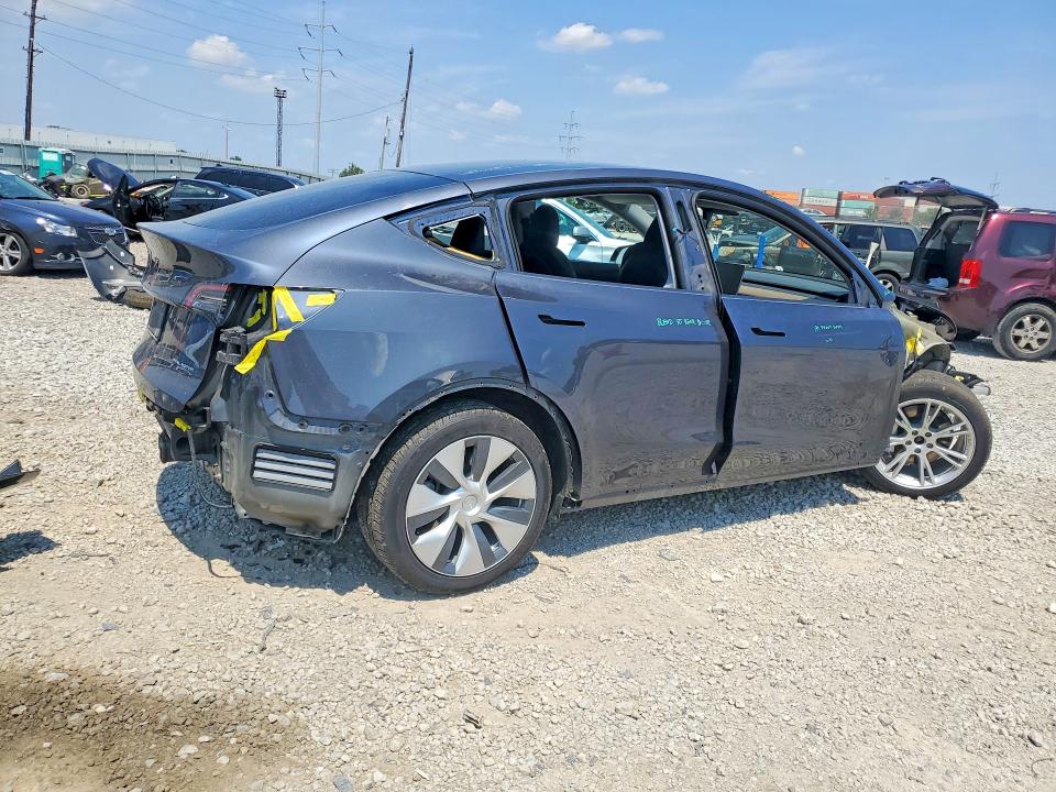 64004646 :رقم المزاد ، 5YJYGDEE1MF065456 vin ، 2021 Tesla Model Y مزاد بيع