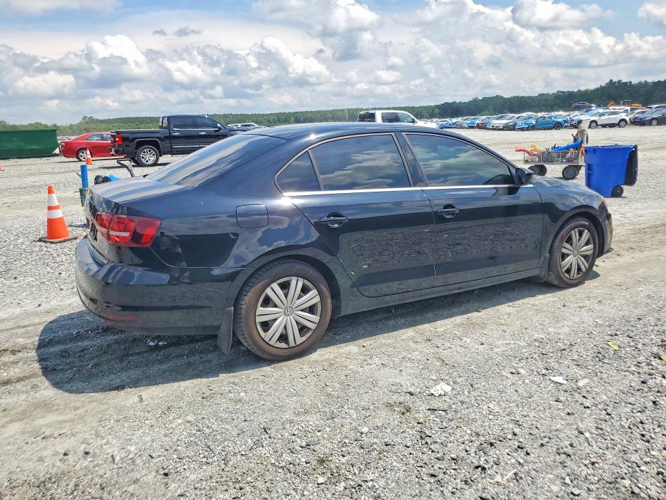 61230476 :رقم المزاد ، 3VW167AJ4HM327977 vin ، 2017 Volkswagen Jetta مزاد بيع