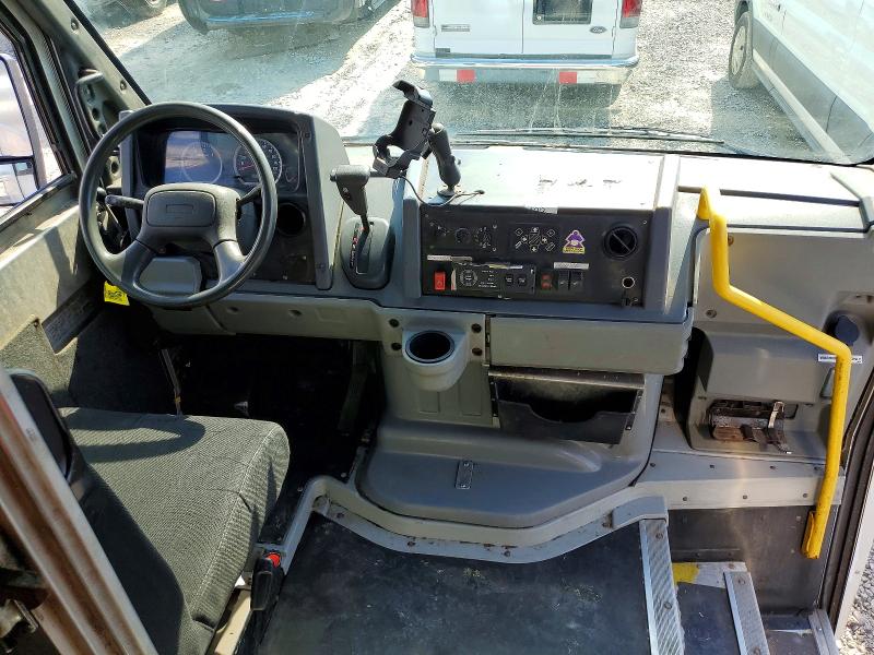 63482866 :رقم المزاد ، JALB4T178J7W00833 vin ، 2018 Isuzu Npr مزاد بيع