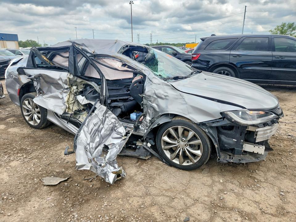 Продаж на аукціоні авто 2015 Chrysler 200, vin: 1C3CCCBG3FN729898, номер лоту: 64558396