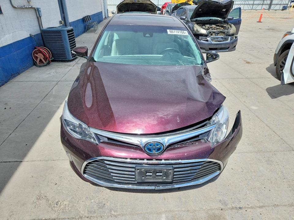 66114166 :رقم المزاد ، 4T1BD1EB4JU064075 vin ، 2018 Toyota Avalon Hybrid مزاد بيع