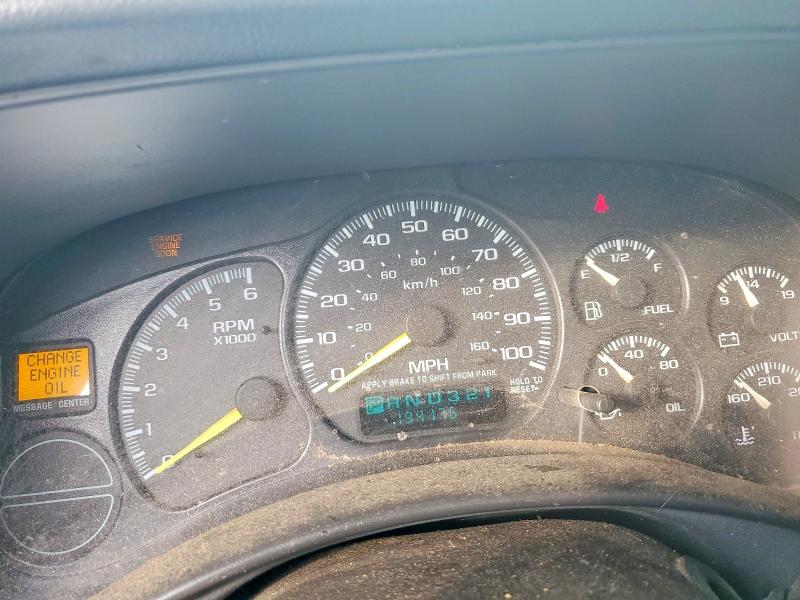 2000 Chevrolet Suburban მანქანა იყიდება აუქციონზე, vin: 3GNGK26U4YG170889, აუქციონის ნომერი: 65290966