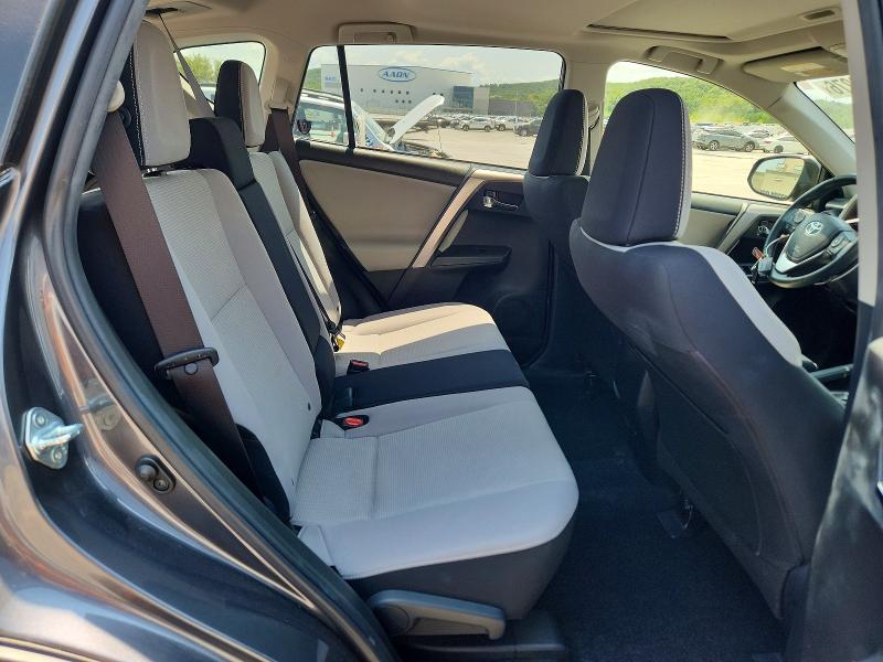 64502276 :رقم المزاد ، JTMRFREV7JD228151 vin ، 2018 Toyota Rav4 مزاد بيع