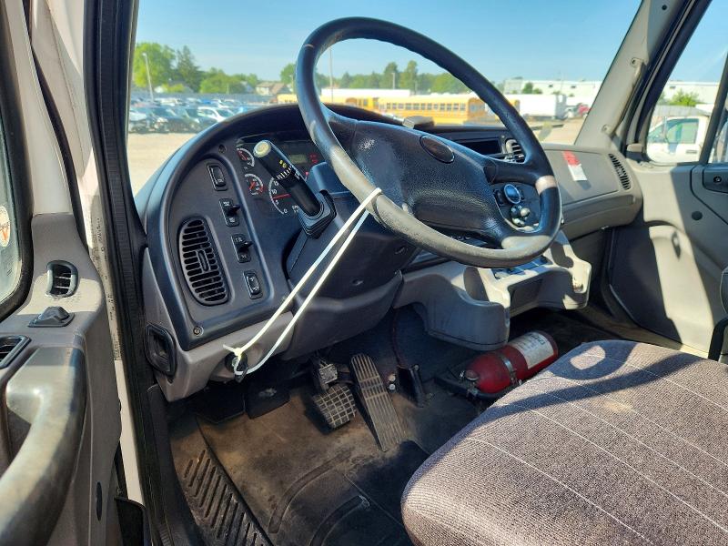 65416756 :رقم المزاد ، 1FVACXDT3CHBM7113 vin ، 2012 Freightliner M2 مزاد بيع