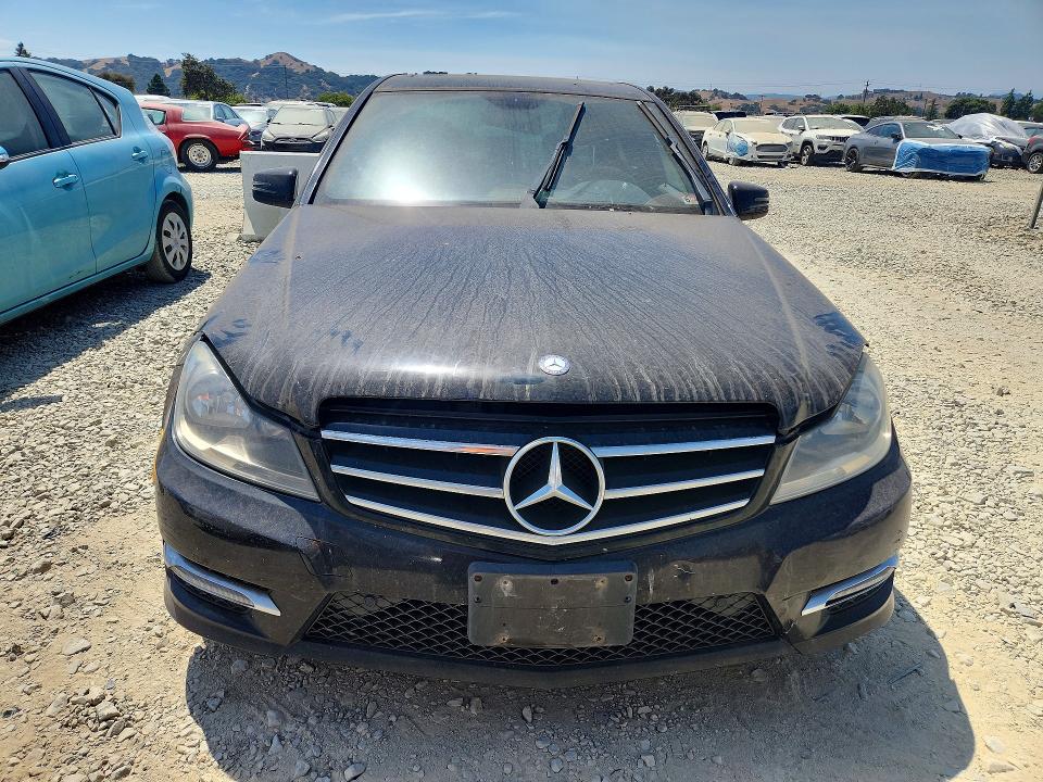64322166 :رقم المزاد ، WDDGF8AB8EG250604 vin ، 2014 Mercedes-benz C مزاد بيع