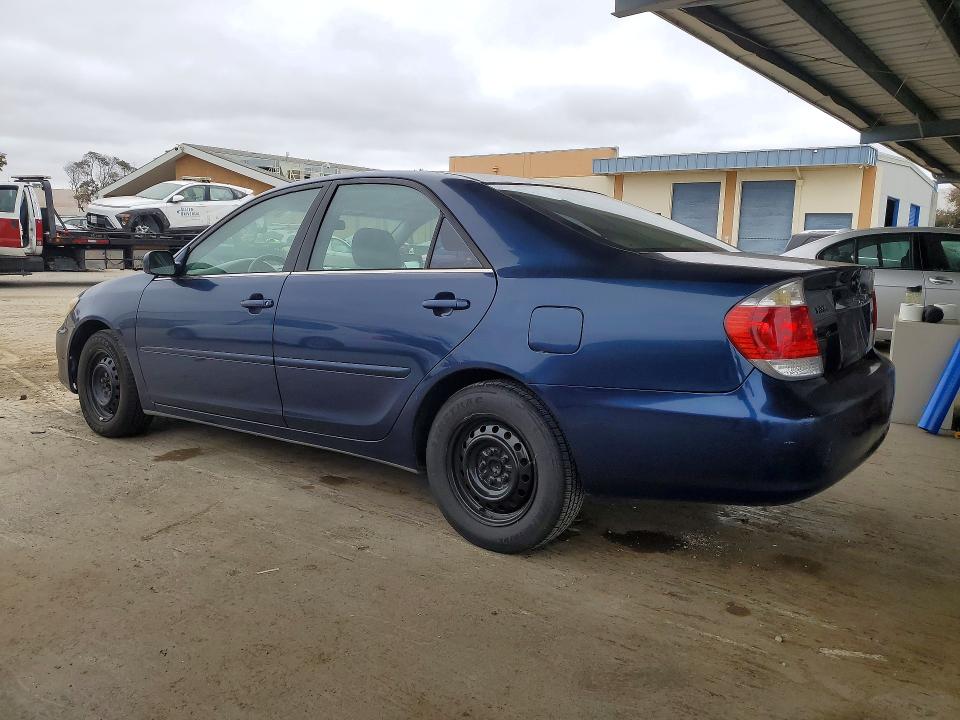 2005 Toyota Camry მანქანა იყიდება აუქციონზე, vin: 4T1BE30K65U013571, აუქციონის ნომერი: 67192046