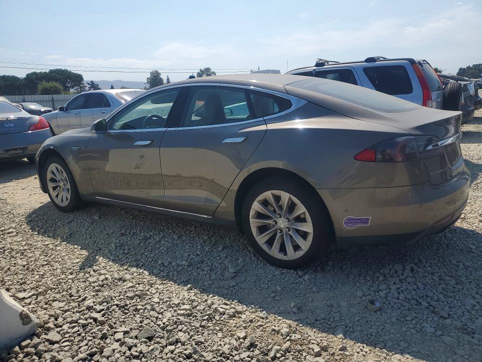 64968116 :رقم المزاد ، 5YJSA1E13GF133974 vin ، 2016 Tesla Model S مزاد بيع