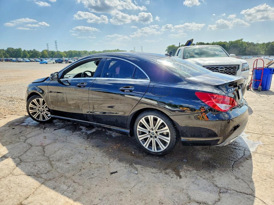 64821586 :رقم المزاد ، WDDSJ4EB9JN589065 vin ، 2018 Mercedes-benz Cla مزاد بيع