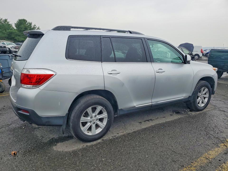 Aukcja sprzedaży 2013 Toyota Highlander, vin: 5TDBK3EH9DS199068, numer aukcji: 64420726