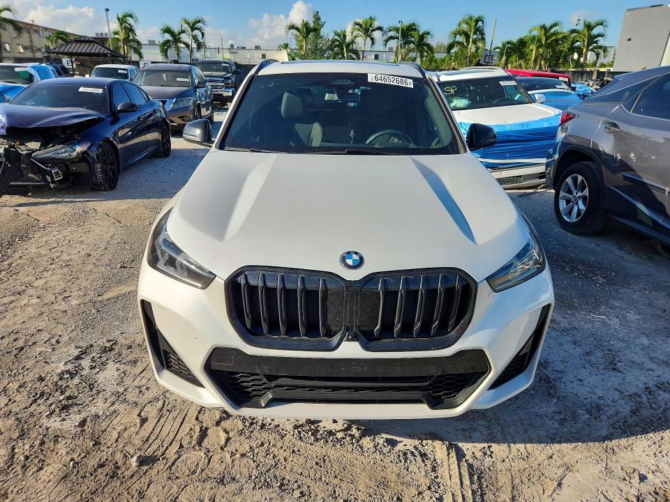 64652686 :رقم المزاد ، WBX73EF01P5X15802 vin ، 2023 Bmw X1 مزاد بيع