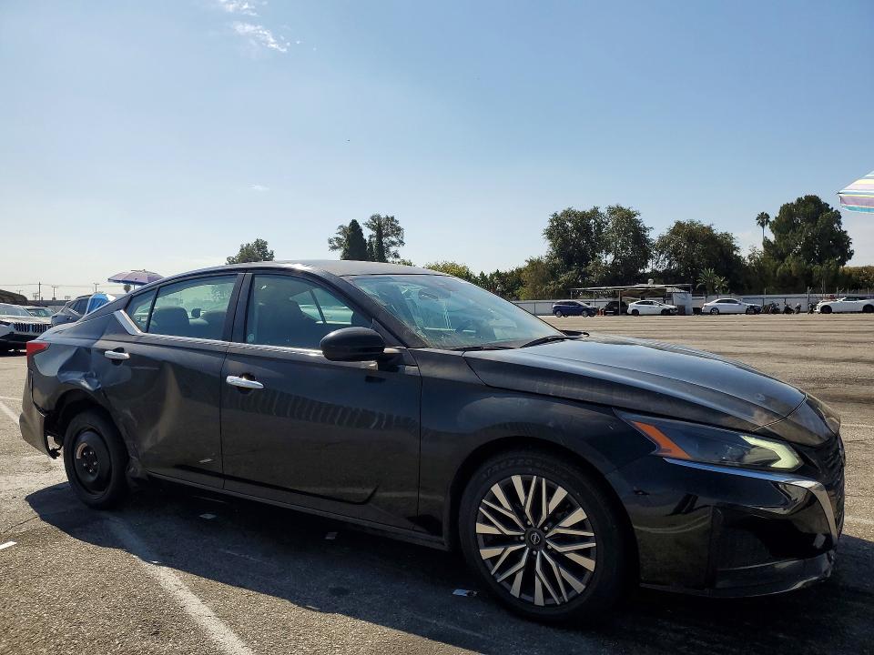 Продаж на аукціоні авто 2023 Nissan Altima, vin: 1N4BL4DV2PN314877, номер лоту: 64985946