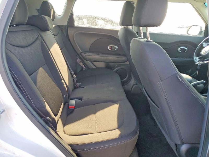 65635586 :رقم المزاد ، KNDJN2A25J7526439 vin ، 2018 Kia Soul مزاد بيع