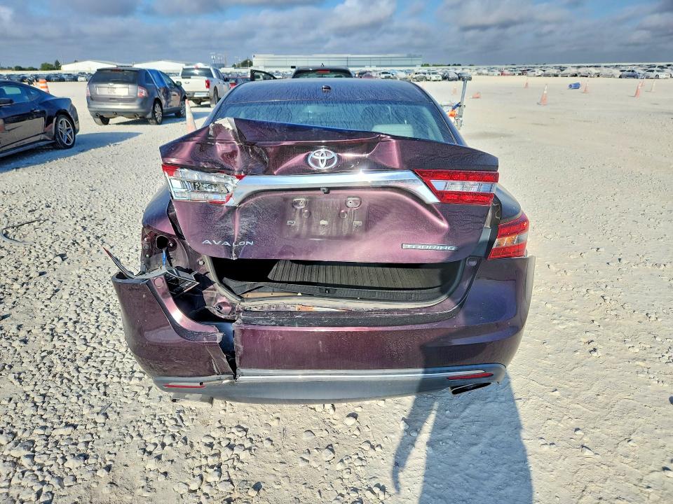 66893756 :رقم المزاد ، 4T1BK1EB7JU277463 vin ، 2018 Toyota Avalon مزاد بيع
