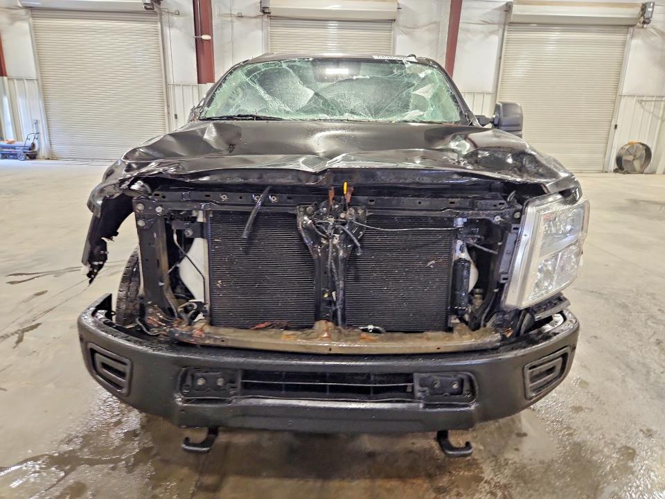 2017 Nissan Titan Xd მანქანა იყიდება აუქციონზე, vin: 1N6BA1F42HN519598, აუქციონის ნომერი: 64985926