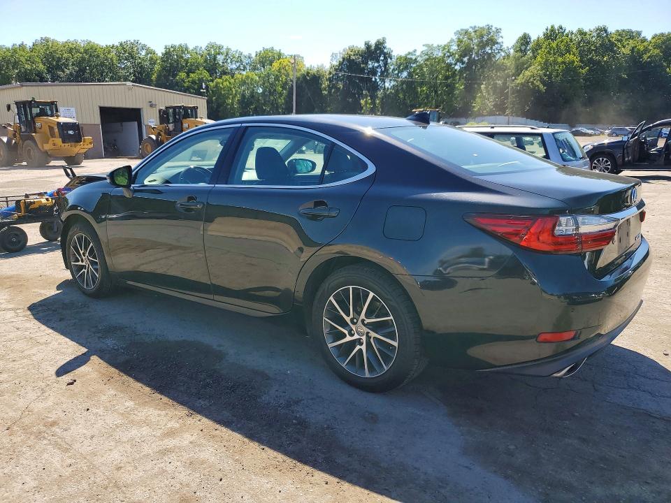 63717546 :رقم المزاد ، 58ABK1GG4JU086438 vin ، 2018 Lexus Es مزاد بيع