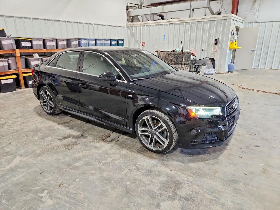 Продажа на аукционе авто 2018 Audi A3, vin: WAUJ8GFF6J1036947, номер лота: 64986956