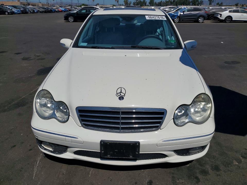 66427816 :رقم المزاد ، WDBRF40J55A707956 vin ، 2005 Mercedes-benz C مزاد بيع