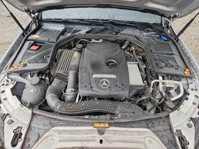 63944886 :رقم المزاد ، 55SWF4KB9FU060530 vin ، 2015 Mercedes-benz C مزاد بيع