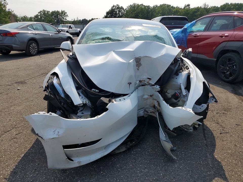 2023 Tesla Model 3 მანქანა იყიდება აუქციონზე, vin: 5YJ3E1EA4PF553977, აუქციონის ნომერი: 65141406