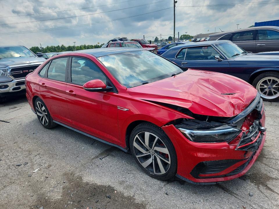 64256986 :رقم المزاد ، 3VW6T7BU3MM083059 vin ، 2021 Volkswagen Jetta مزاد بيع