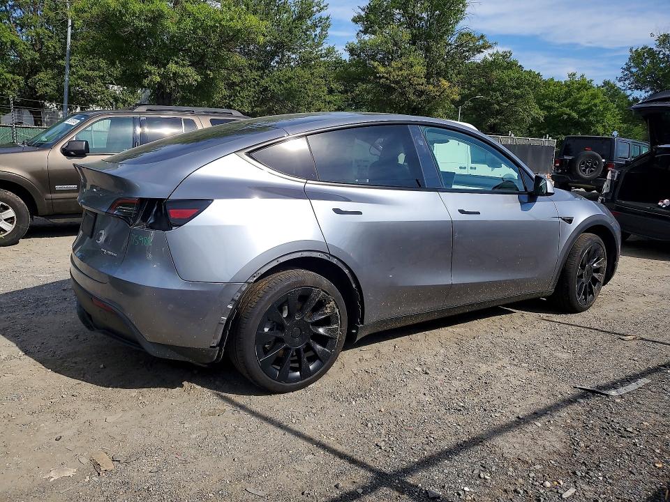 2024 Tesla Model Y მანქანა იყიდება აუქციონზე, vin: 7SAYGDEE4RA332449, აუქციონის ნომერი: 63659666