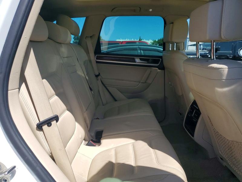 Продажа на аукционе авто 2015 Volkswagen Touareg, vin: WVGEF9BP8FD006290, номер лота: 63707746