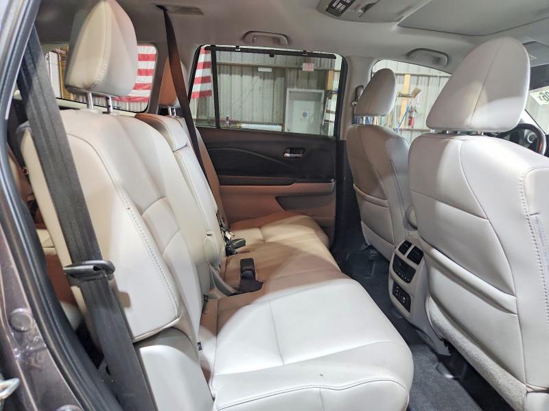 Продажа на аукционе авто 2017 Honda Pilot, vin: 5FNYF6H9XHB104435, номер лота: 61681196
