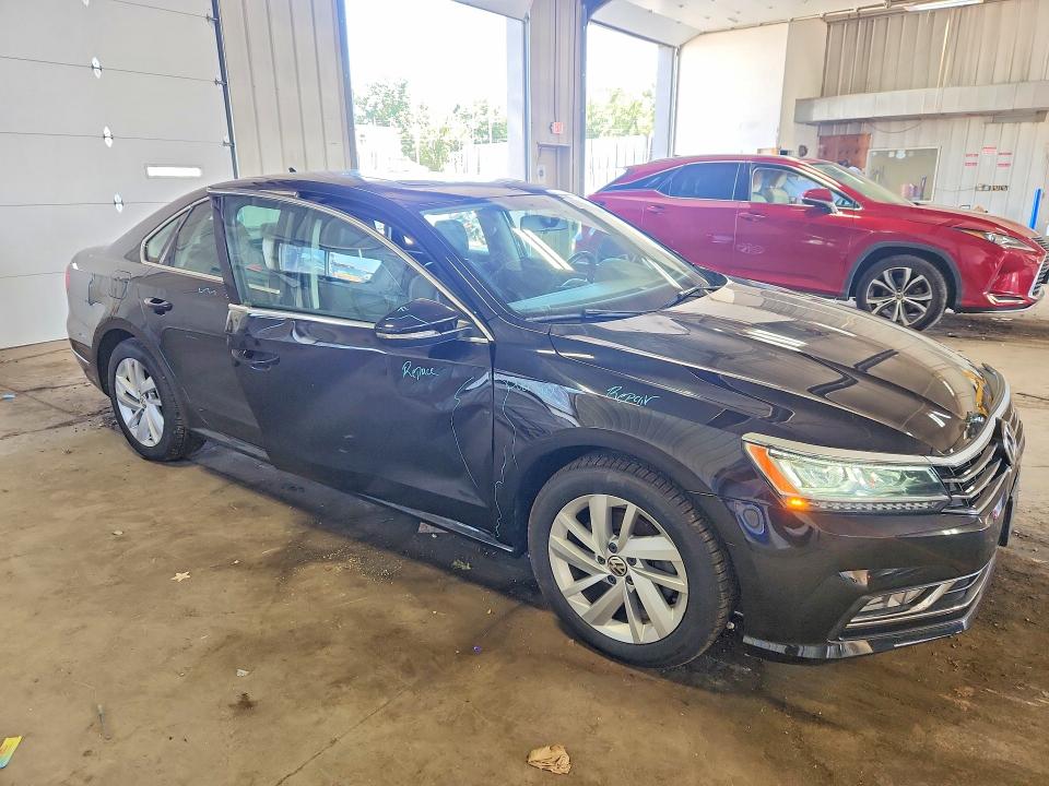 Продажа на аукционе авто 2018 Volkswagen Passat, vin: 1VWBA7A38JC046972, номер лота: 63350466