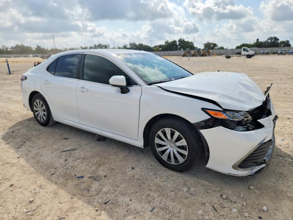 63943316 :رقم المزاد ، 4T1C31AK7NU574231 vin ، 2022 Toyota Camry مزاد بيع