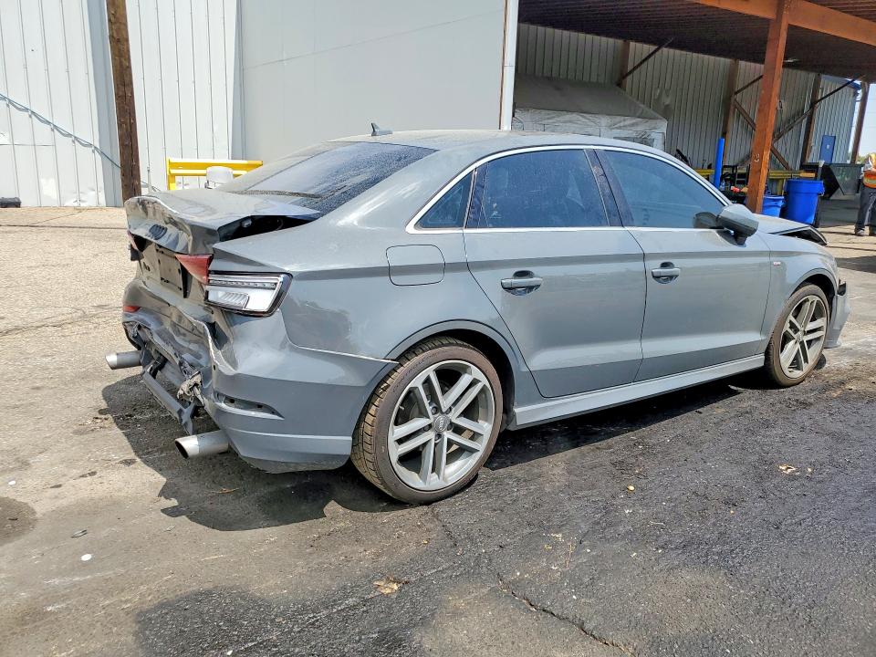 64386366 :رقم المزاد ، WAUJ8GFF8J1030079 vin ، 2018 Audi A3 مزاد بيع