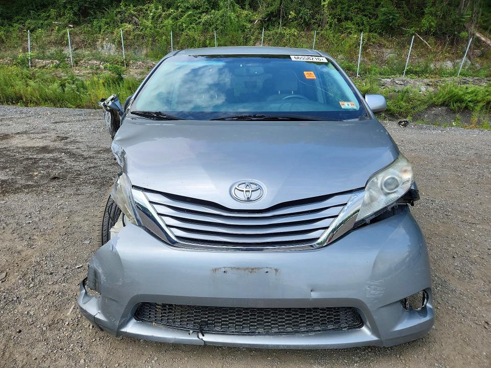 Aukcja sprzedaży 2017 Toyota Sienna, vin: 5TDKZ3DC3HS806122, numer aukcji: 66558216