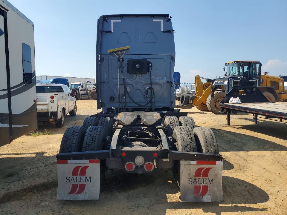 63337236 :رقم المزاد ، 1FUJHHDV2PLUC9154 vin ، 2023 Freightliner Cascadia 126 مزاد بيع
