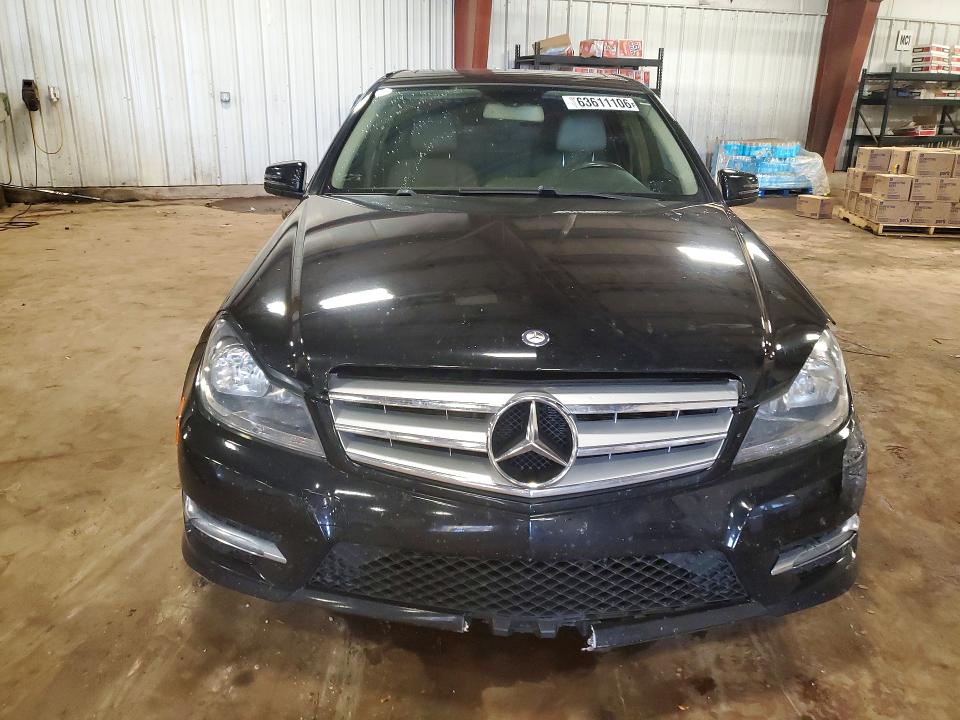 2013 Mercedes-benz C მანქანა იყიდება აუქციონზე, vin: WDDGF8AB6DR285919, აუქციონის ნომერი: 63611106