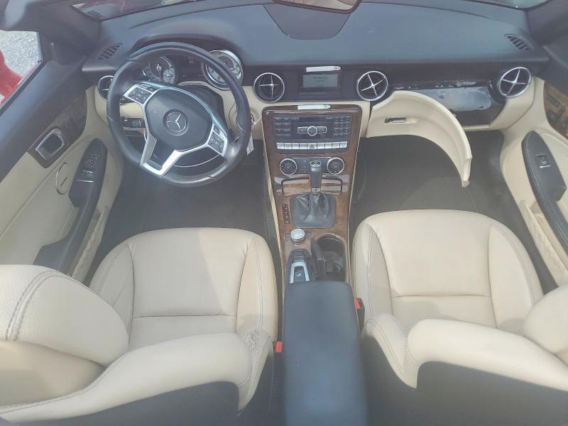 63573626 :رقم المزاد ، WDDPK4HA2FF113103 vin ، 2015 Mercedes-benz Slk مزاد بيع