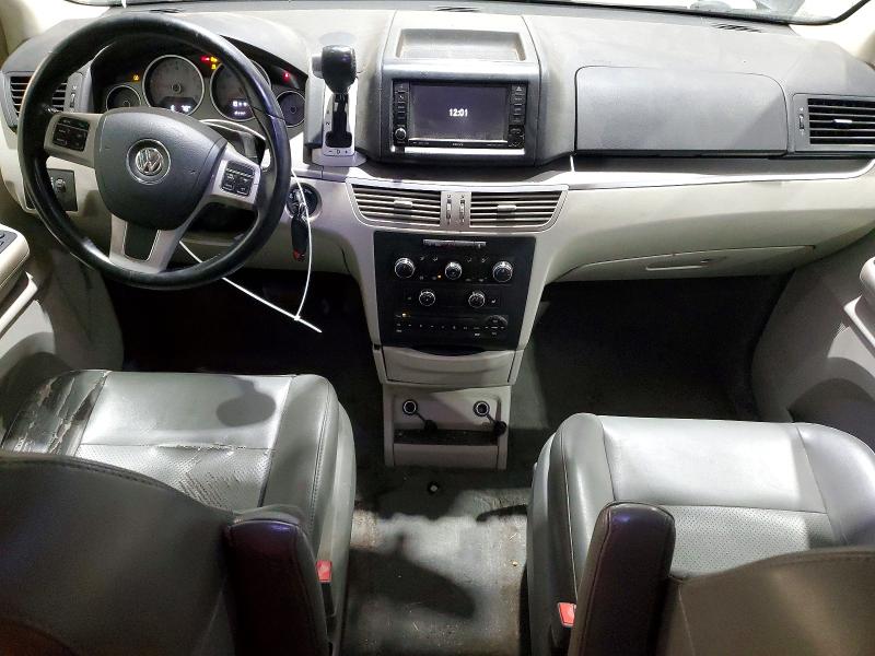 64323246 :رقم المزاد ، 2V4RW3DG5BR718155 vin ، 2011 Volkswagen Routan مزاد بيع