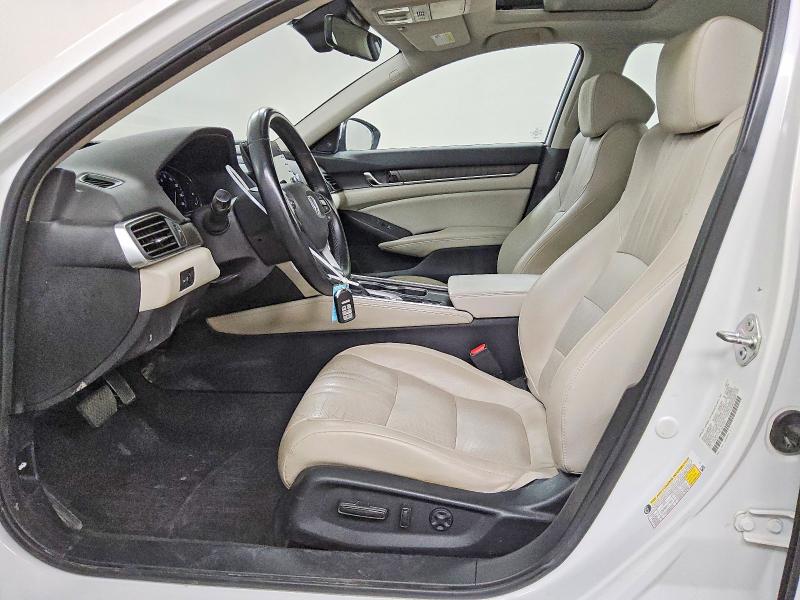 2018 Honda Accord მანქანა იყიდება აუქციონზე, vin: 1HGCV1F55JA012147, აუქციონის ნომერი: 64690746