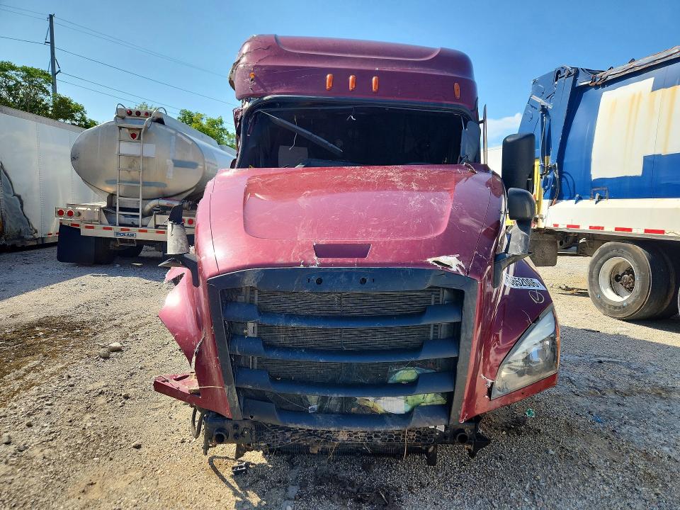 2022 Freightliner Cascadia 126 მანქანა იყიდება აუქციონზე, vin: 1FUJHHDV8NLNA8308, აუქციონის ნომერი: 63652006