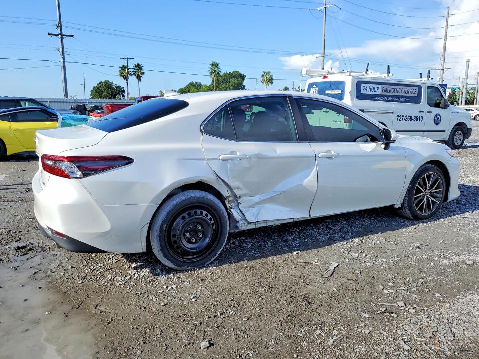 Продажа на аукционе авто 2021 Toyota Camry, vin: 4T1F11AK6MU444202, номер лота: 65811596