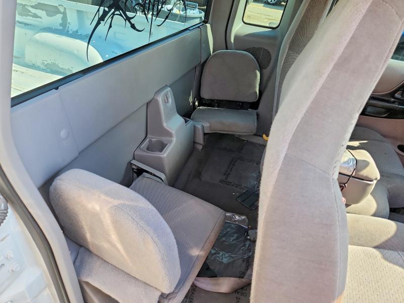 64840716 :رقم المزاد ، 4F4YR16V7YTM28389 vin ، 2000 Mazda B3000 مزاد بيع