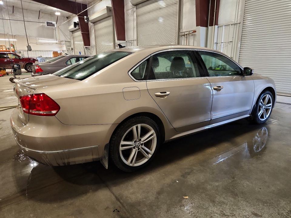Продажа на аукционе авто 2015 Volkswagen Passat, vin: 1VWCS7A32FC075229, номер лота: 64141176