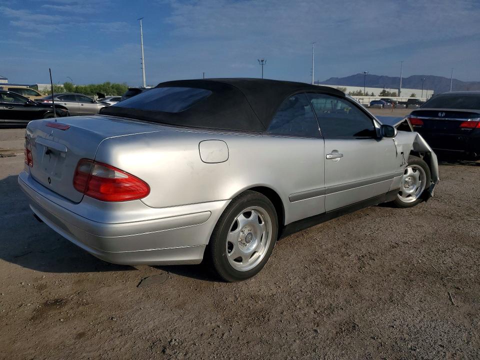 64215196 :رقم المزاد ، WDBLK65G9XT017497 vin ، 1999 Mercedes-benz Clk مزاد بيع
