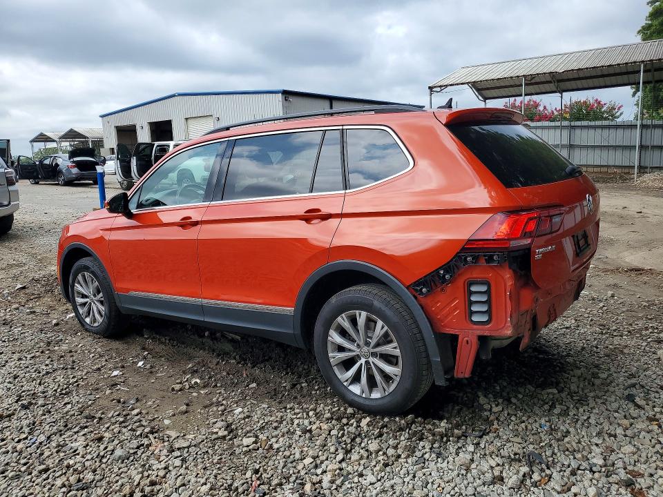 Продаж на аукціоні авто 2018 Volkswagen Tiguan, vin: 3VV2B7AX2JM185062, номер лоту: 63930646