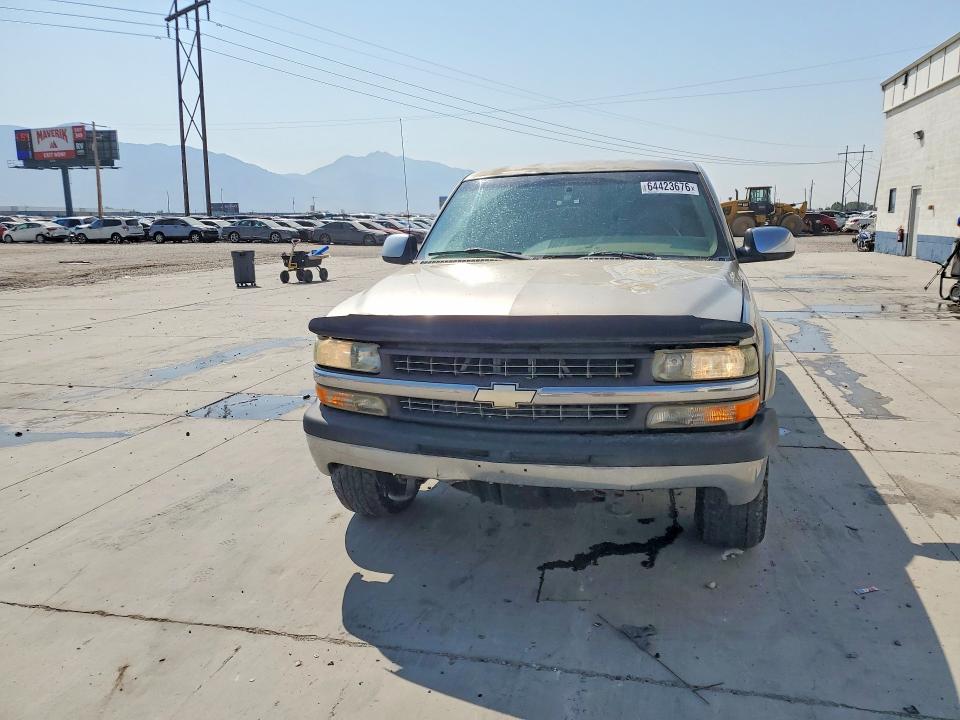 64423676 :رقم المزاد ، 1GCEK19T8YE176277 vin ، 2000 Chevrolet Silverado مزاد بيع