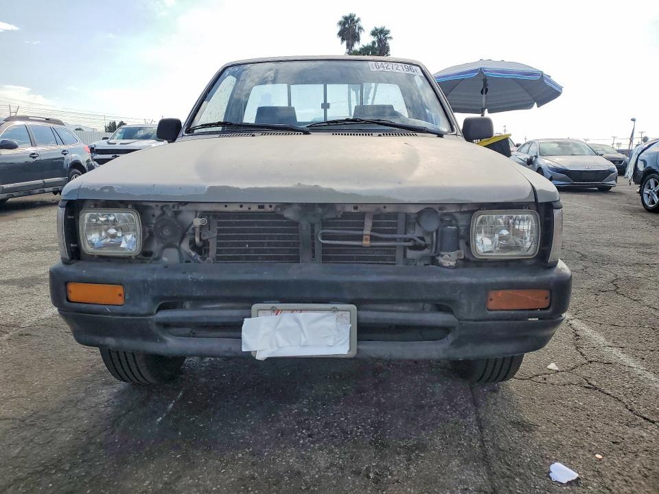 64272196 :رقم المزاد ، 4TARN81A4RZ179176 vin ، 1994 Toyota Pickup مزاد بيع