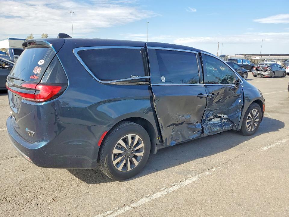 Продажа на аукционе авто 2024 Chrysler Pacifica, vin: 2C4RC1S78RR102650, номер лота: 64360846